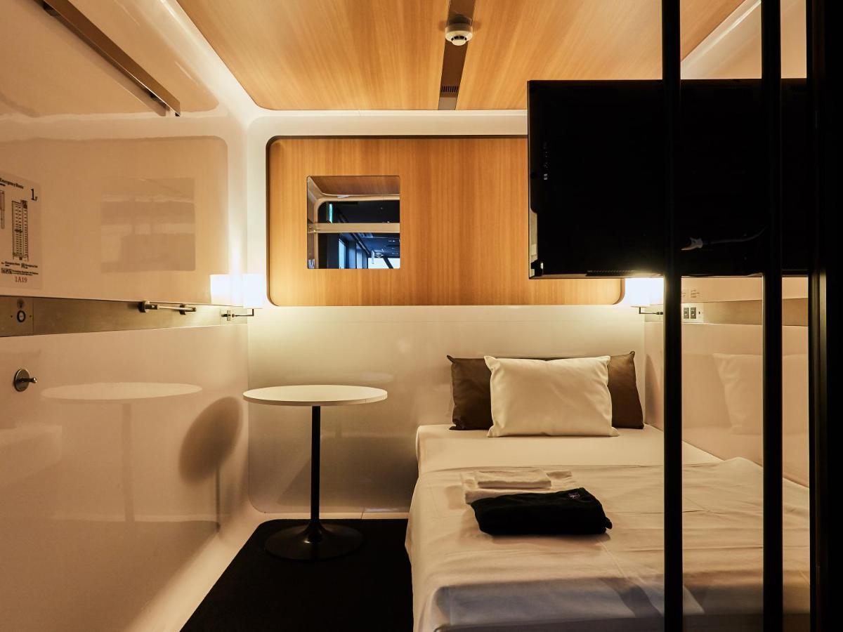 First Cabin Nishi Umeda Osaka Exteriör bild